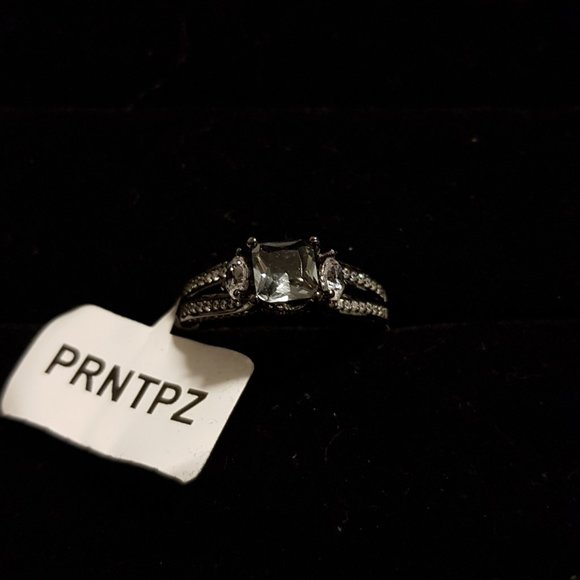 Stunning Blank & Silver Ring - Picture 6 of 6